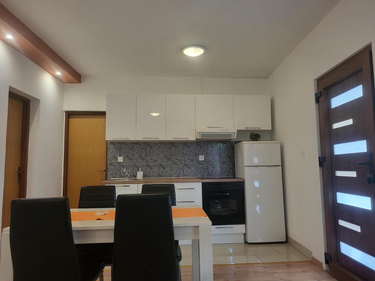 Apartments Lola Biograd Na Moru Exterior foto